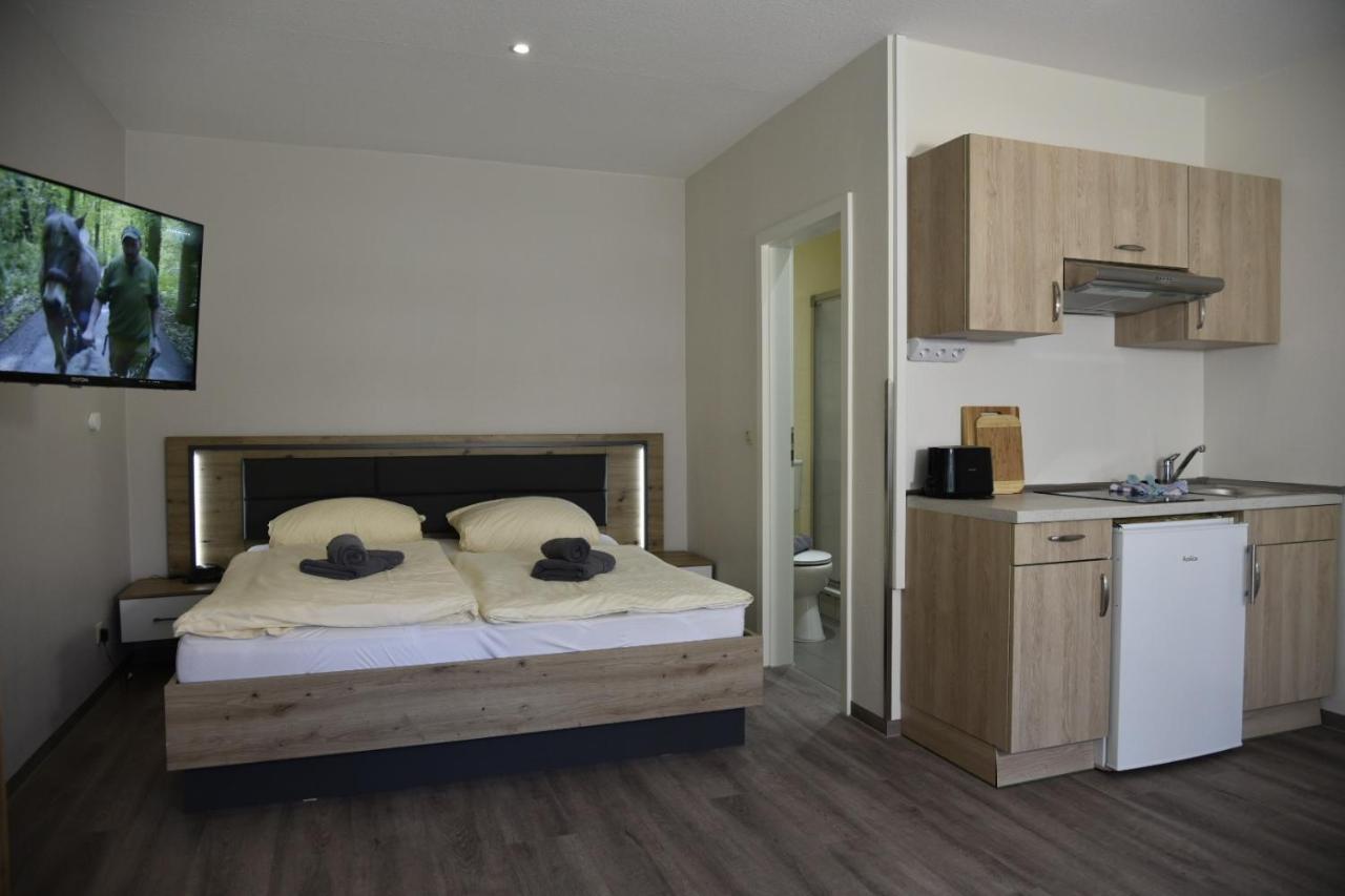 Gaestehaus Lietzow & Stoertebeker Camp 외부 사진